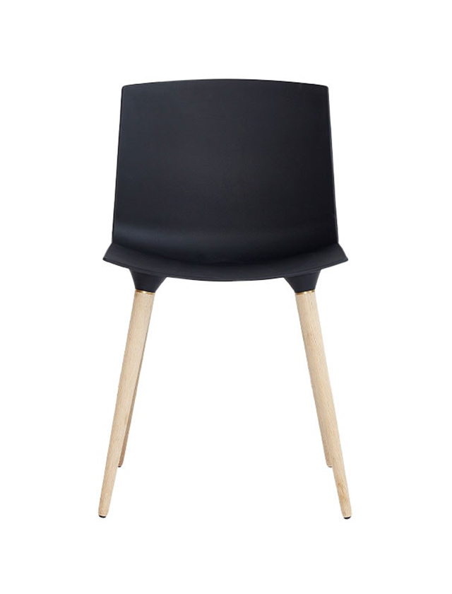 TAC Esszimmerstuhl von Andersen Furniture – Schwarz, mit Stuhlbeinen aus Eichenholz