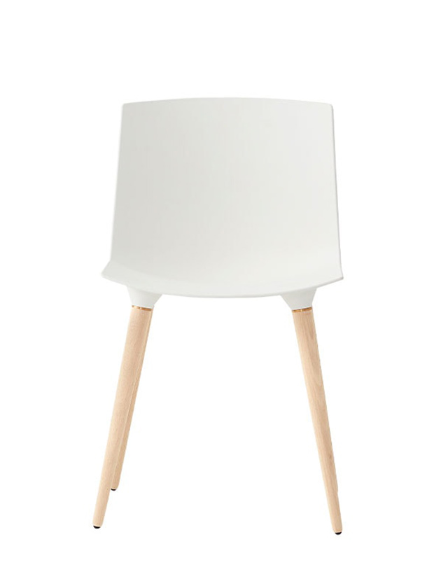 TAC Esszimmerstuhl von Andersen Furniture – Weiß, mit Stuhlbeinen aus Eichenholz