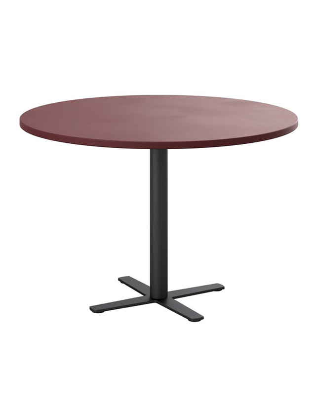 Die Delta Tische von Andersen Furniture zeichnen sich durch ihre Funktionalität und die Verwendung erstklassiger Materialien aus, ergänzt durch ein elegantes Untergestell, das jedem Tisch eine anspruchsvolle und modische Note verleiht.