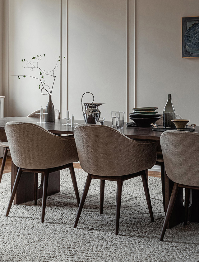 Dieser Designerstuhl vereint Nachhaltigkeit, Natürlichkeit und dänische Handwerkskunst – gefertigt in Dänemark.