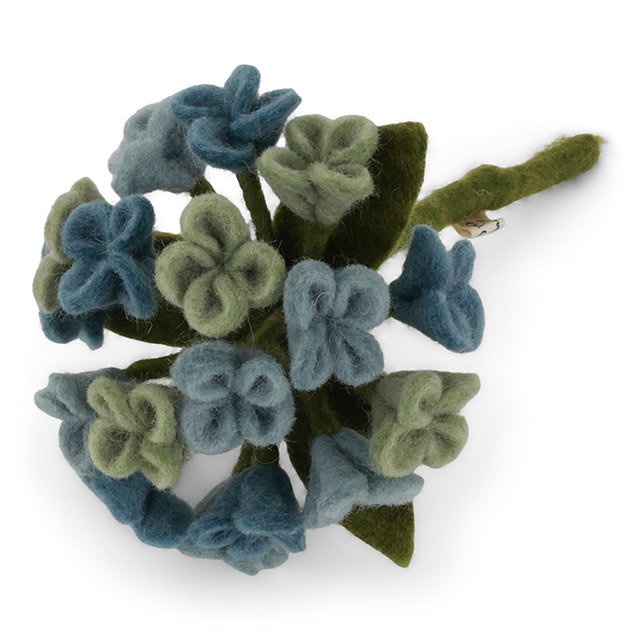 Gry & Sif Sommerblumen aus Wollfilz – Kleine Hortensie in Hellblau