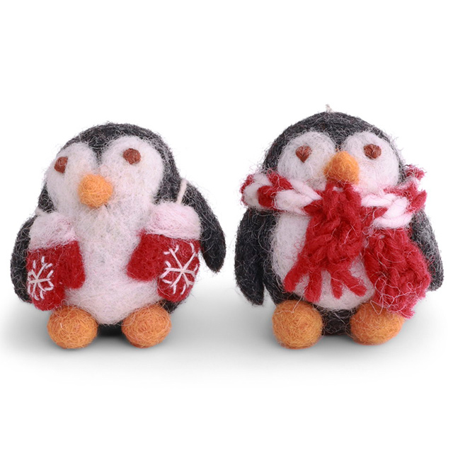 Zwei handgefertigte Baby-Pinguine aus Wollfilz von Gry & Sif im 2er-Set, Fair-Trade gefertigt in Nepal.