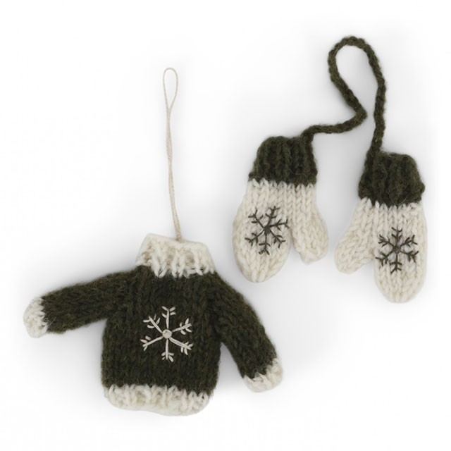 Strickpullover und Handschuhe aus Wollfilz in der Farbe Grün