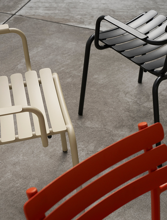 HOUE ALUA Bistrostuhl in den Farben Black, Cayenne und Beige im modernen skandinavischen Design