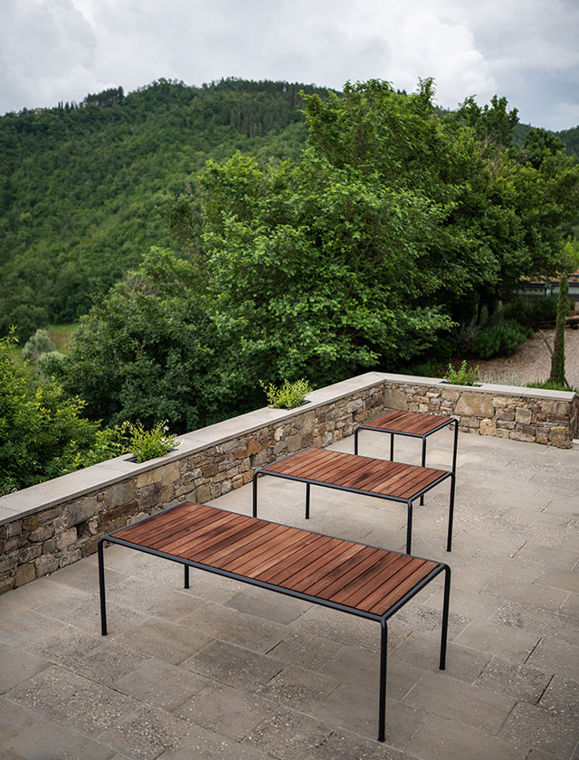 Avanti Gartentische in allen drei Größen - 83 x 98 cm/ 153 x 98 cm/ 222 x 98 cm mit schwarzen Rahmen und Lamellen aus Thermo Esche
