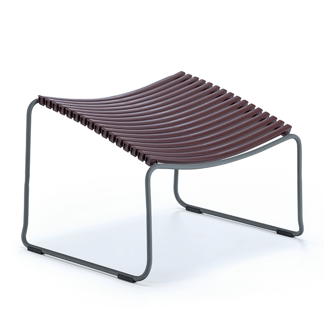 Click Footrest in Plum 29 von HOUE - Click Hocker für den Loungesessel in Pflaume