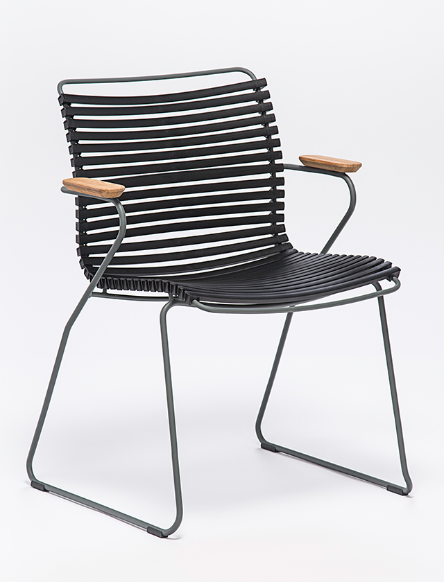 Click Dining Chair in Black - Farbnummer 20 - Design Gartenstuhl von HOUE aus Dänemark - Lamellen aus Kunststoff und pulverbeschichtetes Stahl