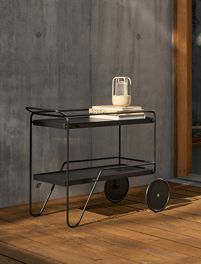 HOUE CLICK Servierwagen in Schwarz mit zwei Ablagen und Rollen für Terrasse und Garten