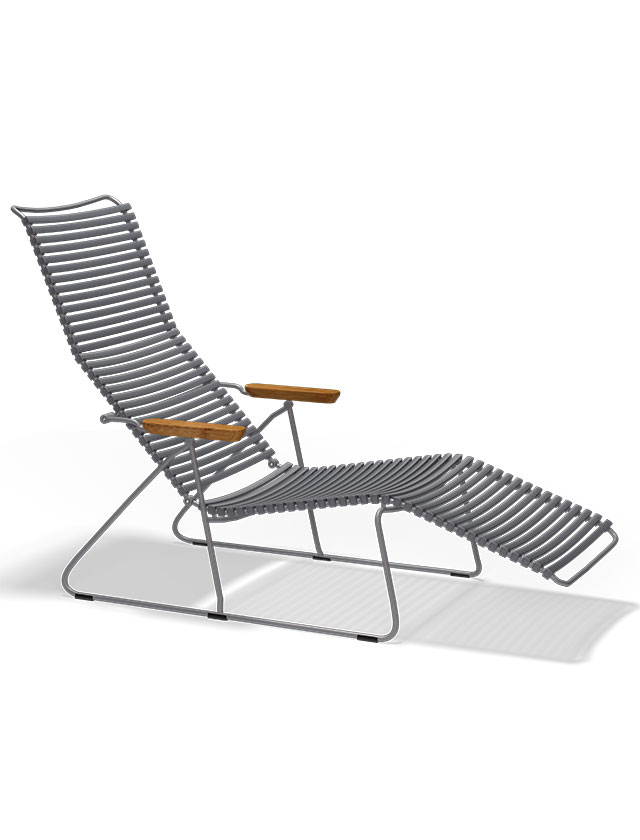 Click Sunlounger von HOUE in Dark Grey. Diese elegante Sonnenliege zeichnet sich durch eine in fünf Positionen verstellbare Rückenlehne aus, die Ihnen individuellen Komfort bietet.