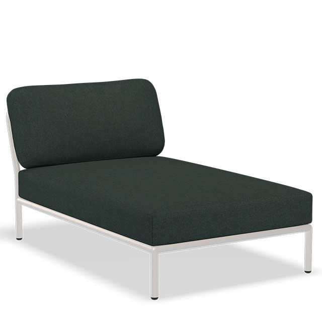 LEVEL Outdoor Chaiselongue in der Farbe Alpine Green - Sumbrella Heritage und der Rahmen in Muted White