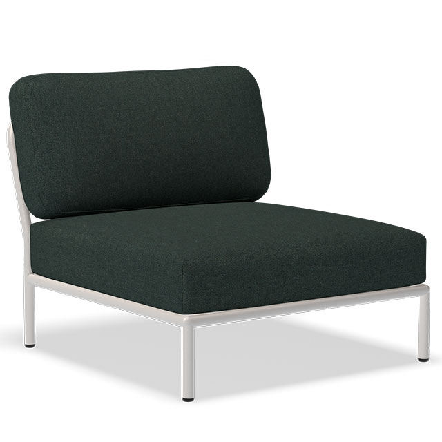 LEVEL Outdoor Sessel in der Farbe Alpine Green - Sumbrella Heritage und der Rahmen in Muted White