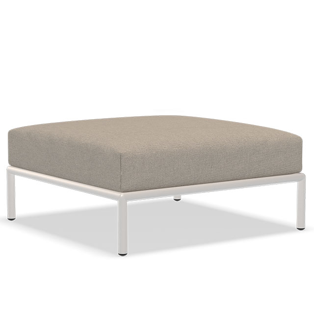LEVEL2 Outdoor Lounge Ottomane in der Farbe Ash - Sunbrella Heritage und der Rahmen in Muted White