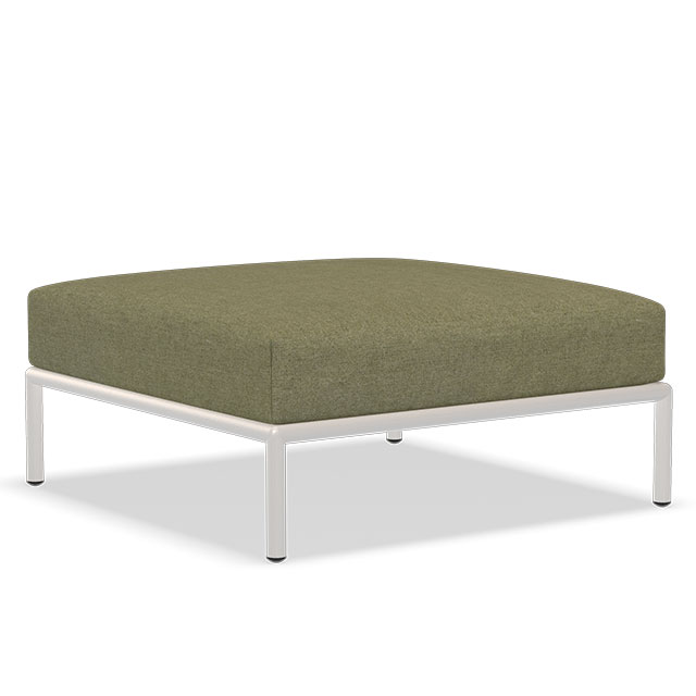 LEVEL2 Outdoor Lounge Ottomane in der Farbe Leaf - Sunbrella Heritage und der Rahmen in Muted White