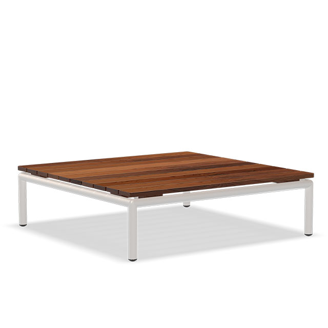 HOUE Level Coffee Table mit Lamellen aus Thermo Esche und den Rahmen in Muted White  von HOUE