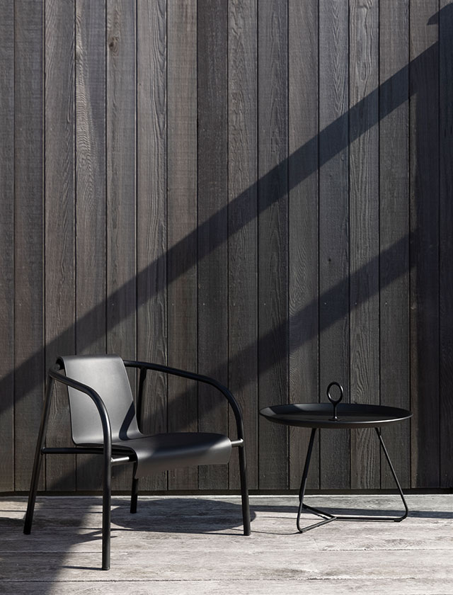 NAMI Lounge Chair in Black  und Eyelet Beistelltisch von HOUE