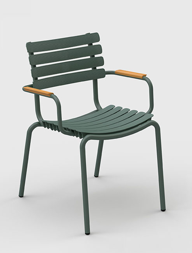 ReClips Dining Chair Bamboo von HOUE in Olive Green - Gartenstuhl in Grün mit Armlehnen aus Bambus
