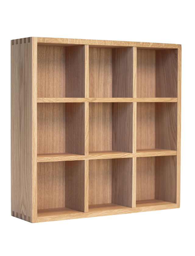 Eicheholz Tassenregal von Kath & Andersen mit 9 Fächern.