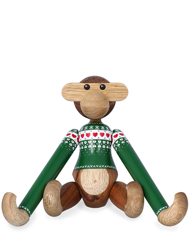 Kay Bojesen Affe Christmas Jumper Green in den Größen 18,5 cm mit grünem Weihnachtspullover, roten und weißen Herzmotiven.