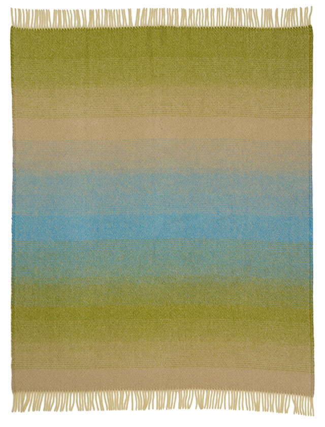 Aurora Wolldecke in der Farbvariante Greenish Blue von Klippan Yllefabrik.