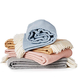 Flow Premium-Wolldecke aus Merino- & Lammwolle aus der Klippan Yllefabrik