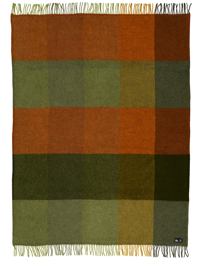 Klippan Yllefabrik Gotland Check Wolldecke in der Farbe Green.