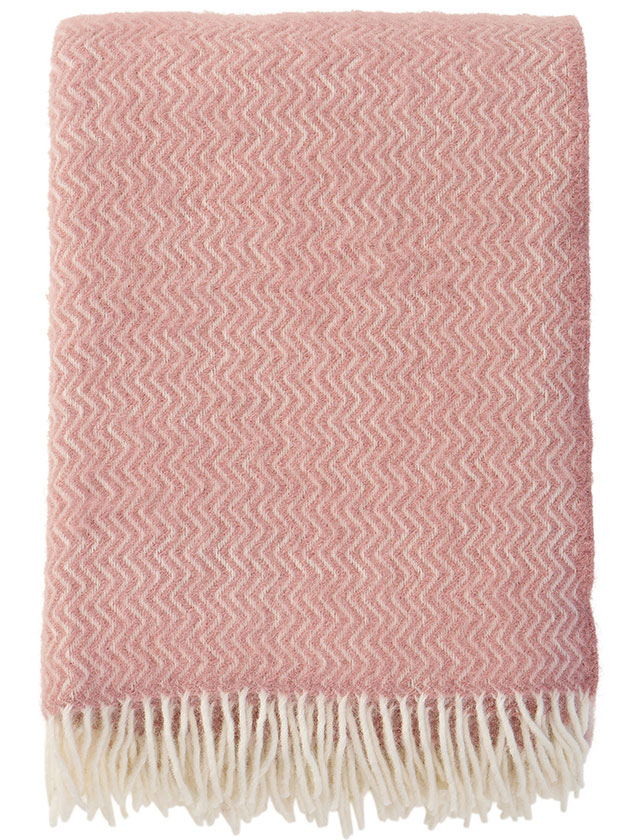 Klippan Sorbet Wolldecke aus 100% Lammwolle in der Farbe Powder Pink.