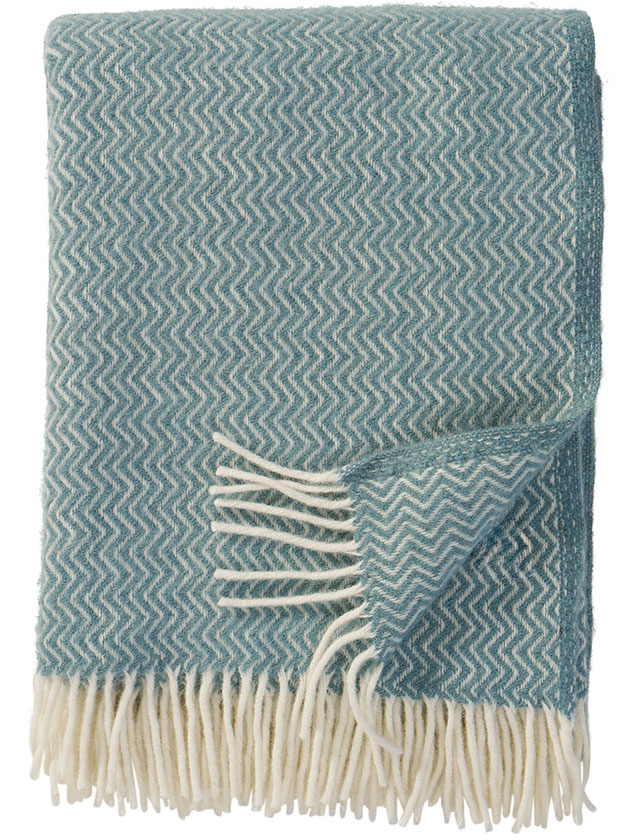 Klippan Sorbet Wolldecke aus 100% Lammwolle in der Farbe Silky Blue.