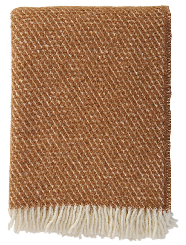 Velvet Wolldecke Mocha Mousse aus 100% Lammwolle von Klippan Yllefabrik