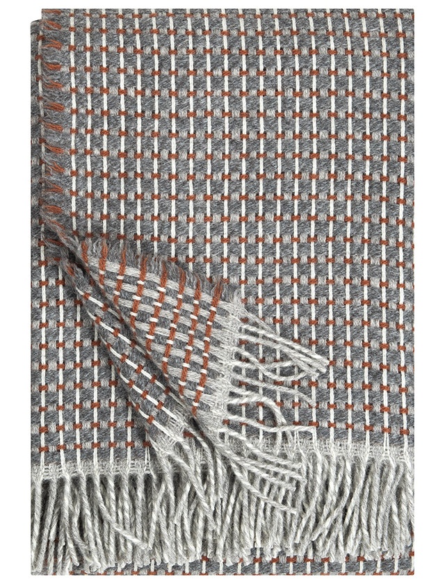 Havas Wolldecke von Lapuan Kankurit aus 100 % Wolle mit finnischer Finnschafwolle in der Farbe Cinnamon
