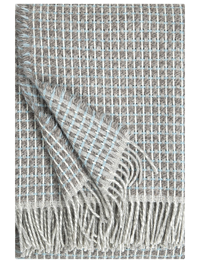 Havas Wolldecke von Lapuan Kankurit aus 100 % Wolle mit finnischer Finnschafwolle in der Farbe Natural-Dyed-Woad