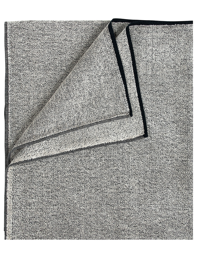 Kivi Duschtuch/ Saunatuch aus gewaschenem Leinenfrottee von Lapuan Kankurit in Black Linen