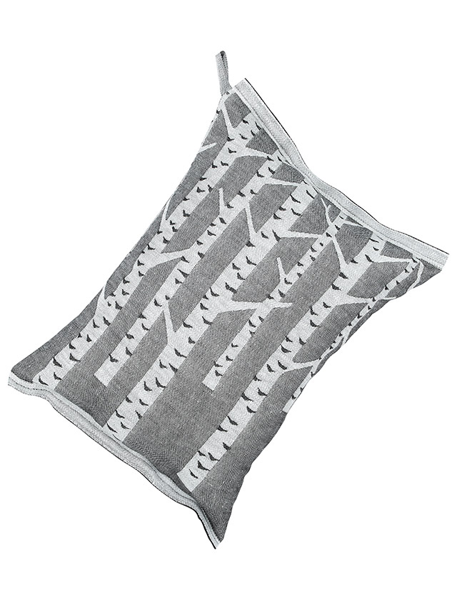 Koivu großes Saunakissen in White Black aus 60% Leinen und 40% Baumwolle von Lapuan Kankurit.