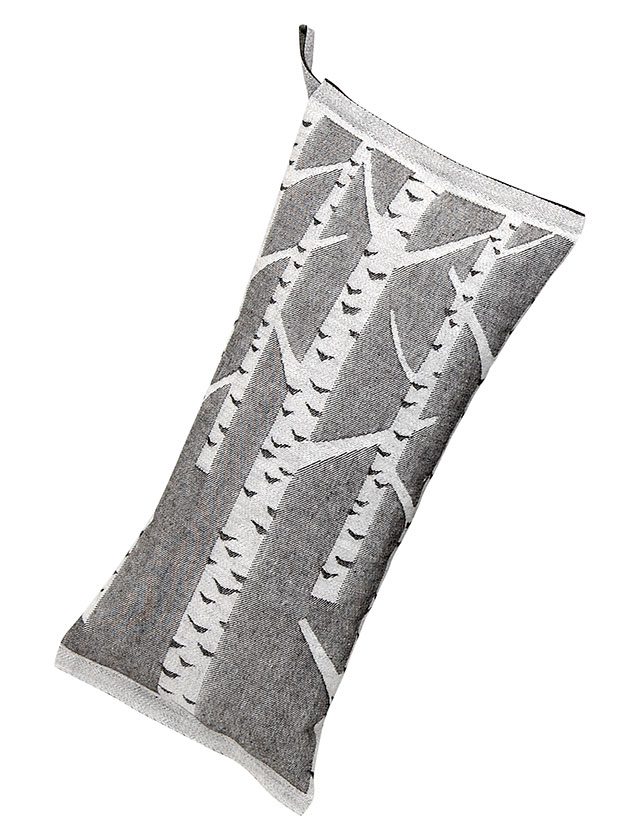 Koivu Saunakissen in White Black aus 60% Leinen und 40% Baumwolle von Lapuan Kankurit.