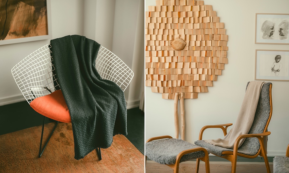 Die OLO Wolldecken von Lapuan Kankurit vereinen hochwertige Naturmaterialien mit zeitlosem skandinavischem Design. Auf der linken Seite ist die schwarze OLO Wolldecke elegant über einem Bertoia Diamond Chair drapiert. Rechts präsentiert sich die naturfarbene OLO Wolldecke auf dem ikonischen Lamino Chair mit passendem Fußhocker. Die fein strukturierte Wolloberfläche, die natürlichen Farbtöne und die harmonische Inszenierung unterstreichen die nordische Wohnästhetik. Als hochwertige Sofadecke, Kuscheldecke oder stilvolles Wohnaccessoire bringt die OLO Wolldecke Wärme, Komfort und skandinavische Eleganz in moderne Wohnräume.