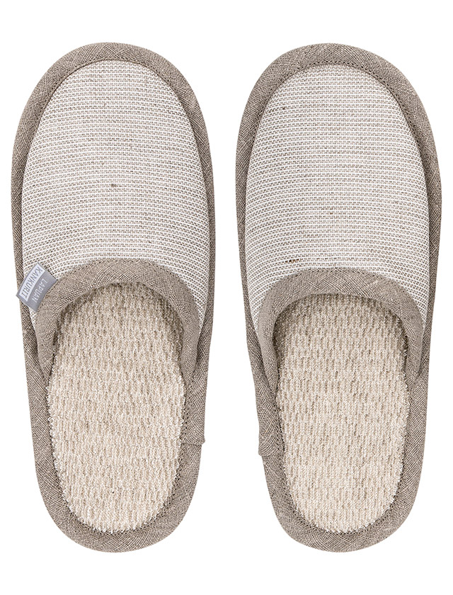 Onni Saunaschuhe aus Leinen in der Linen von Lapuan Kankurit.