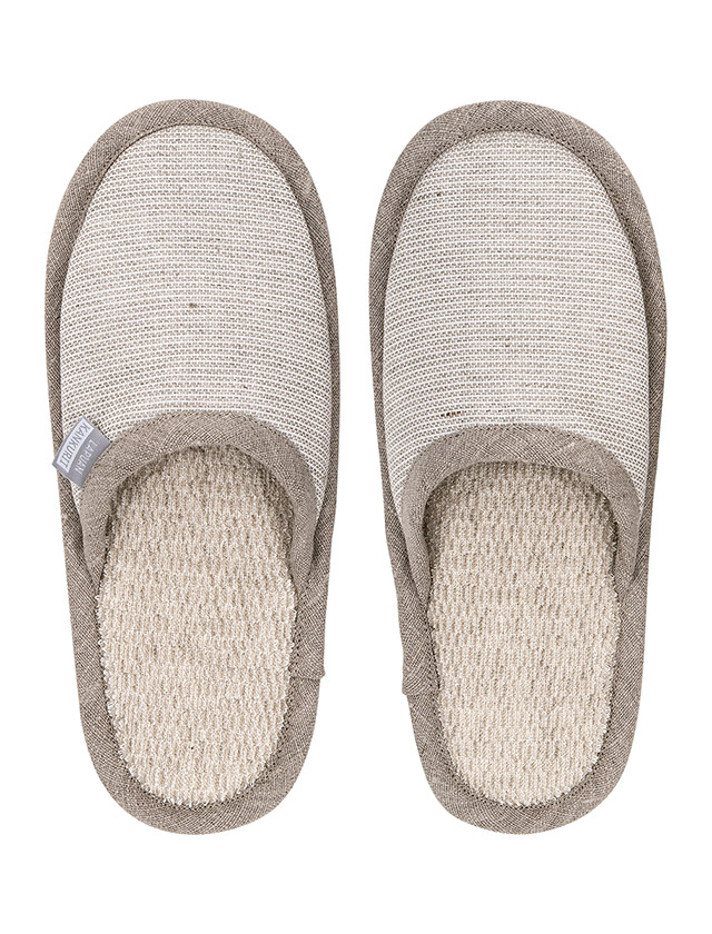 Onni Saunaschuhe aus Leinen in der Linen von Lapuan Kankurit.