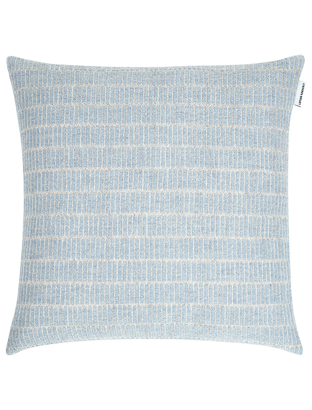 Raitti Kissenhülle in Light-Blue von Lapuan Kankurit.