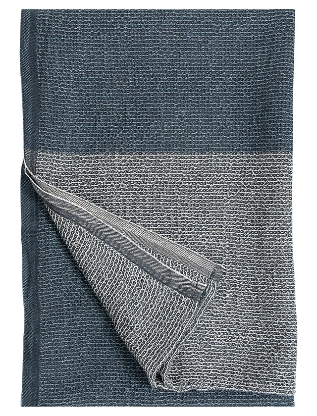 Terva Duschtuch aus Tencel in der Farbe Black Multi Grey von Lapuan Kankurit aus Finnland.