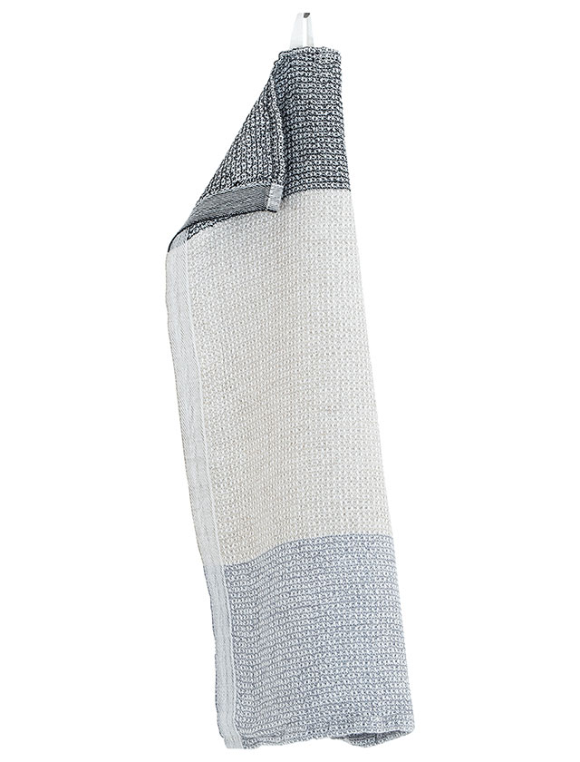 Terva Gästehandtuch aus Tencel in der Farbe White Multi Grey von Lapuan Kankurit aus Finnland.