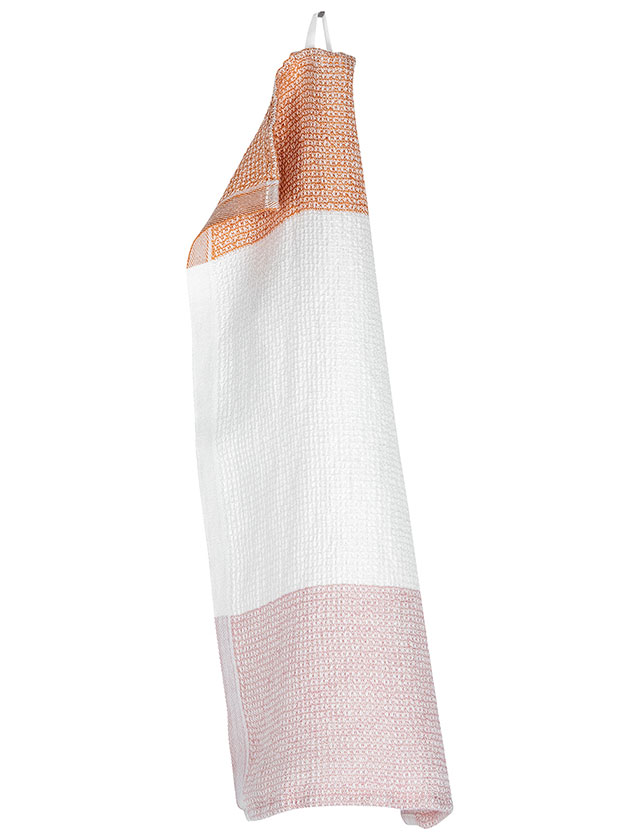 Terva Gästehandtuch aus Tencel in der Farbe White Rust Rose von Lapuan Kankurit aus Finnland.