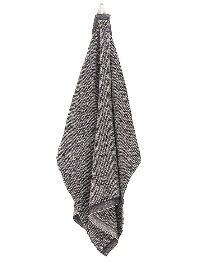 Terva Handtuch aus Tencel in der Farbe Black Linen von Lapuan Kankurit aus Finnland.