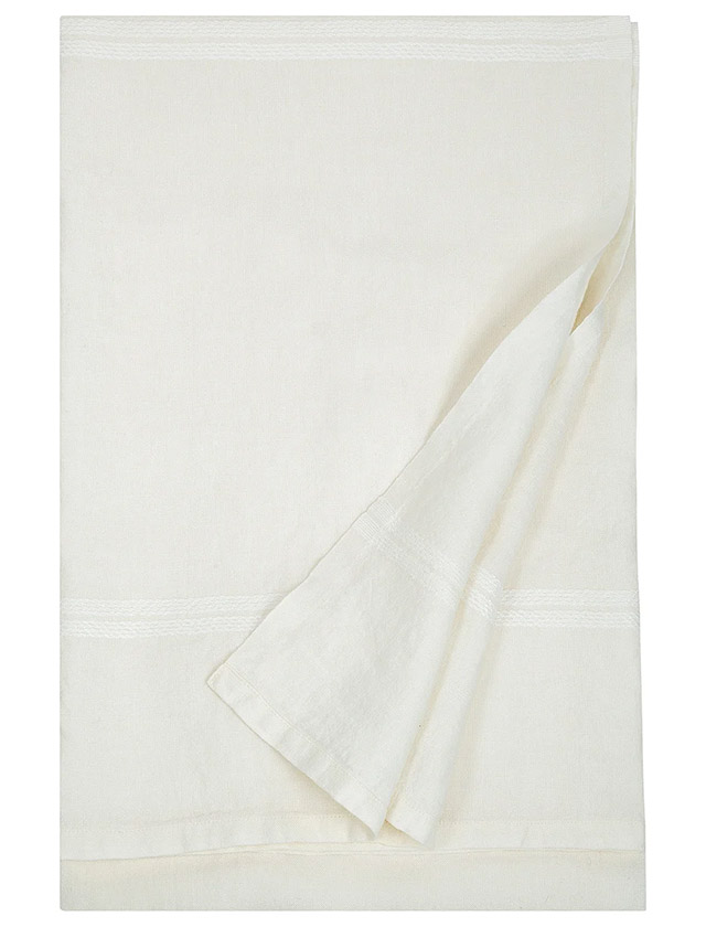 VENLA Tischdecke in White von der finnischen Marke Lapuan Kankurit.