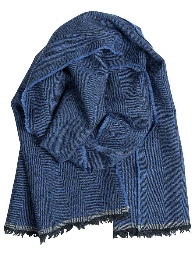 Viiru Schal in Black-Blue aus 100% Merinowolle von Lapuan Kankurit aus Finnland in der Länge 35 × 170 cm