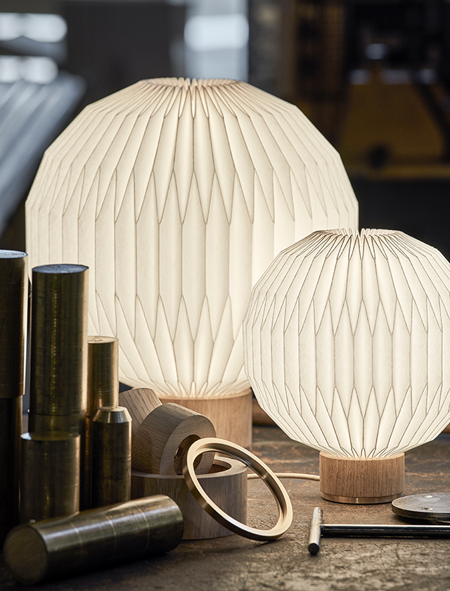 Model 375 Tischleuchte Small & Medium von Le Klint Model 375 Tischleuchte Small & Medium von Le Klint