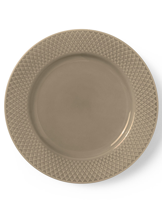 Rhombe Earth Essteller in der Farbe Clay von Lyngby Porcelæn