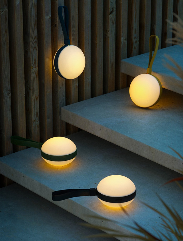 Nordlux Bring To-Go Akkuleuchte für Outdoor, tragbare LED Designlampe mit Griff, dimmbar per Moodmaker Funktion, wasserresistent und ideal für Terrasse, Garten oder Strand