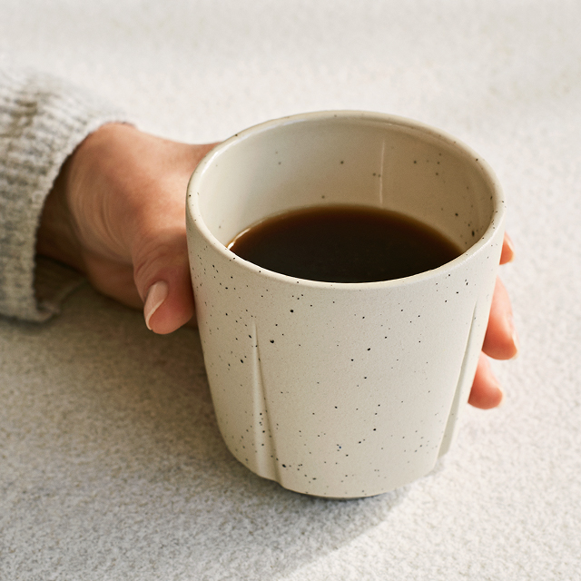 Grand Cru Sense Becher aus Steingut in Beige von Rosendahl Copenhagen
