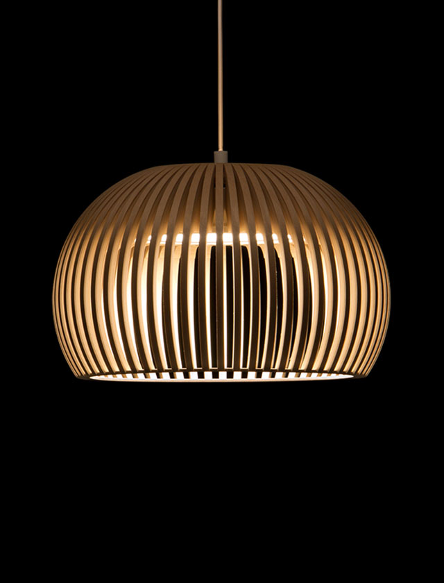 Atto 5000 – Pendelleuchte in Birke von Secto Design aus Finnland.