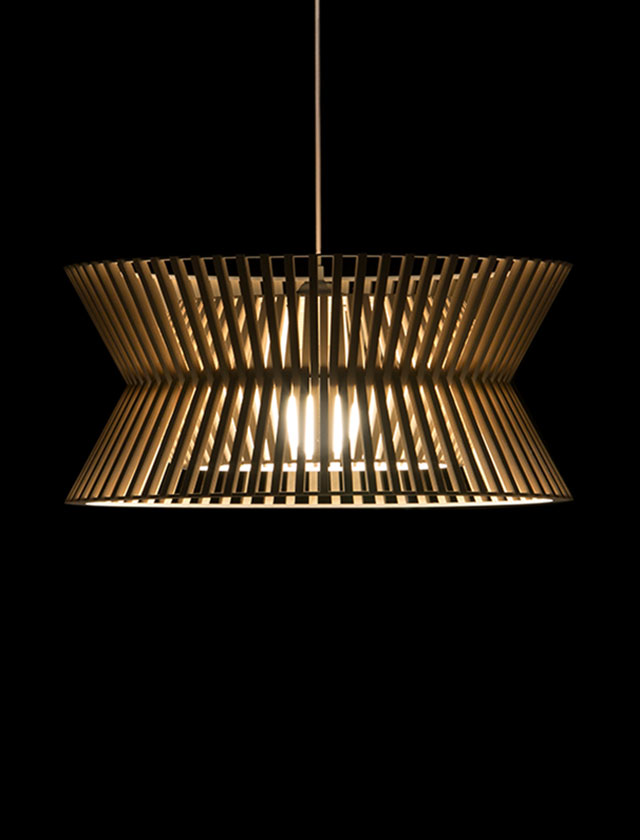 Kontro 6000 – Pendelleuchte in Birke von Secto Design aus Finnland.