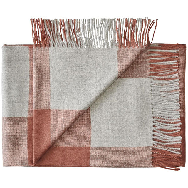 Caracas Plaid 130 x 200 cm: Exklusiver Luxus aus feinster Baby Alpaka-Wolle in der Farbe: Rosewood